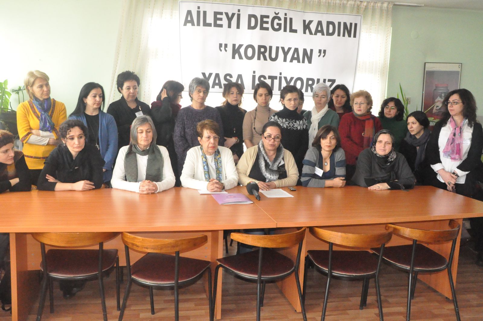 Şiddete Karşı Etkili Bir Yasa İstiyoruz! | Kaos GL - LGBTİ+ Haber Portalı Haber